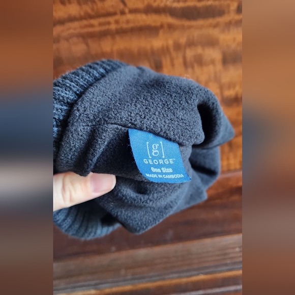 Beautiful Cable Knit Black Hat with Lining - NWT George Brand - Picture 3 of 6